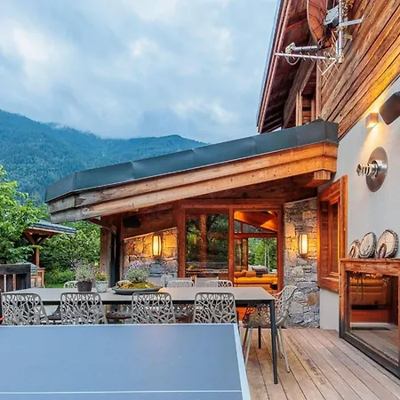 Five Bedrooms All With Fantastic Mountain Views Chamonix