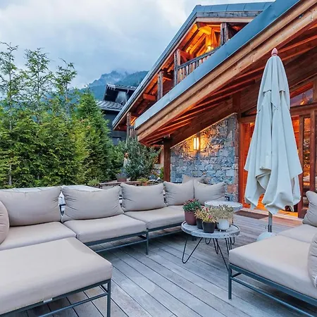 Five Bedrooms All With Fantastic Mountain Views *