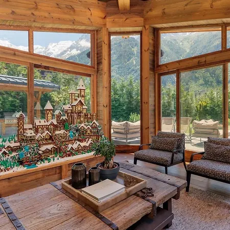 Five Bedrooms All With Fantastic Mountain Views Chamonix