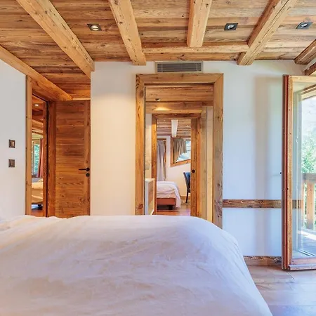 Five Bedrooms All With Fantastic Mountain Views Chamonix