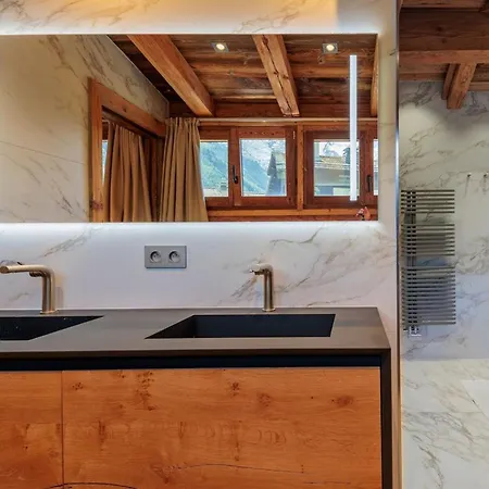 Five Bedrooms All With Fantastic Mountain Views Vakantiehuis *