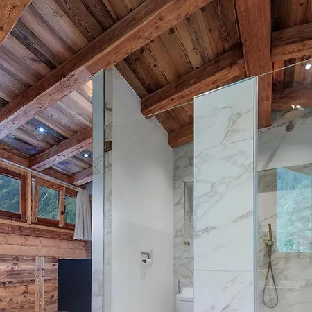 Five Bedrooms All With Fantastic Mountain Views Vakantiehuis Chamonix